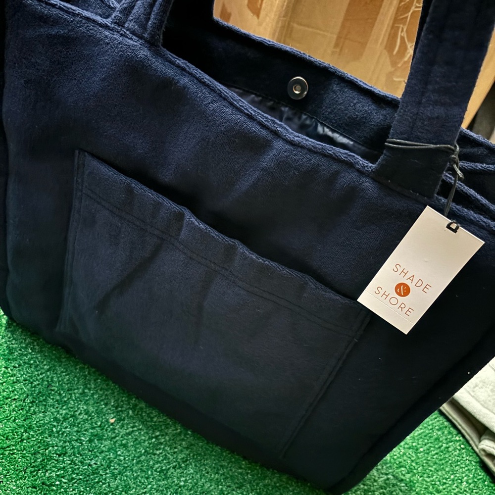 Lot of 40 Shade & Shore Tote Handbags